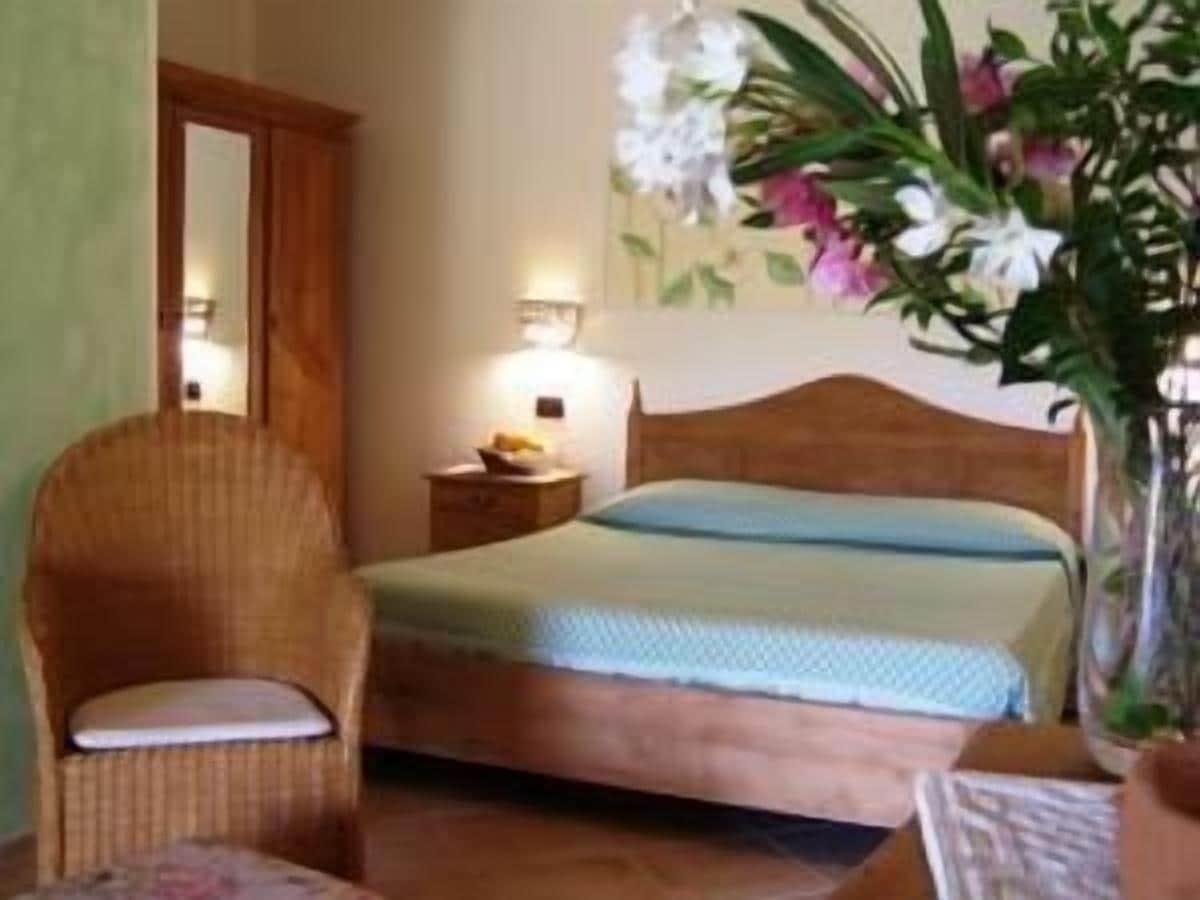 Hotel Club Ragno D'Oro Olbia Tempio Exteriör bild
