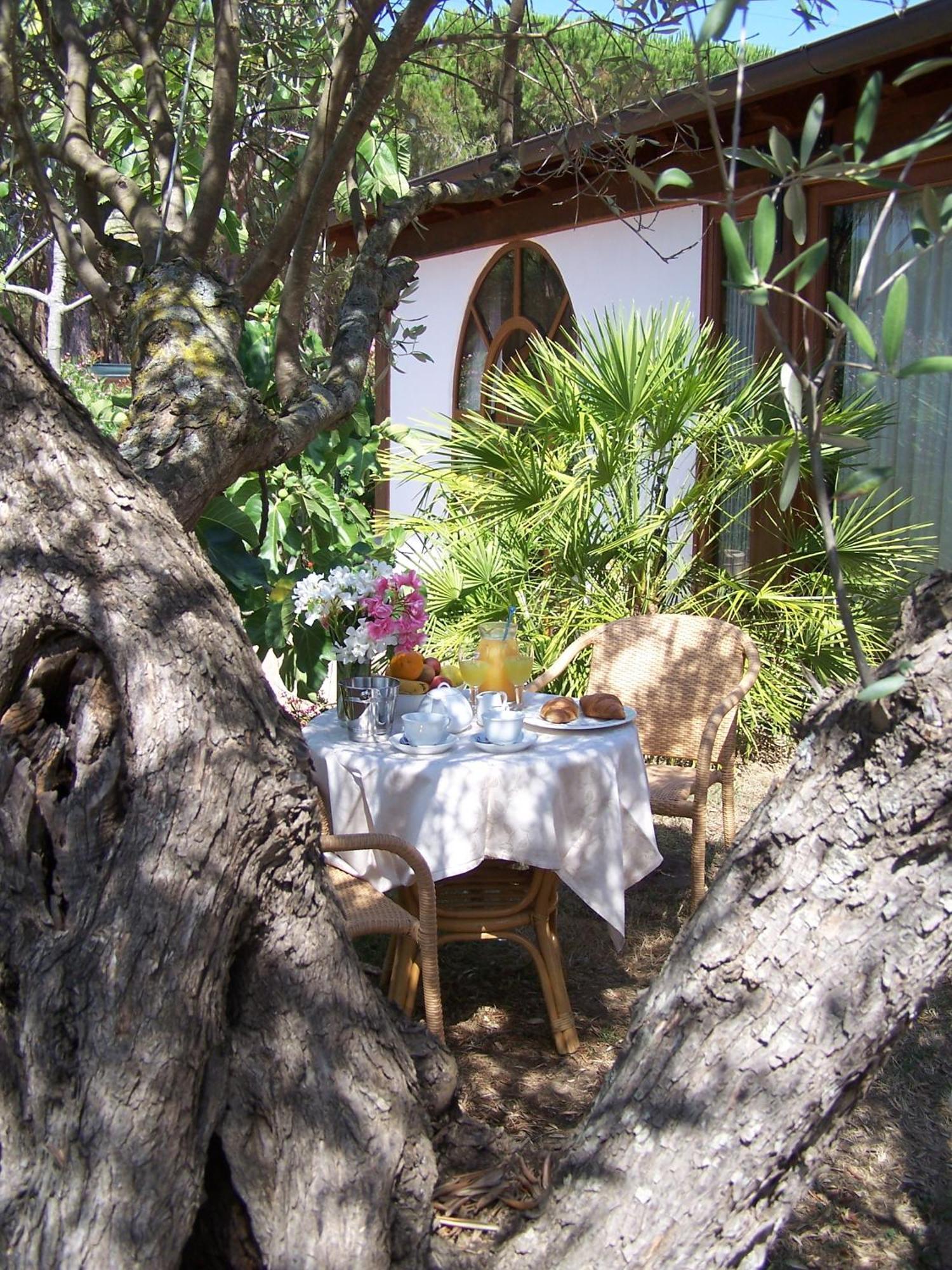 Hotel Club Ragno D'Oro Olbia Tempio Exteriör bild